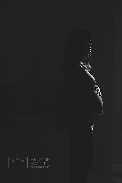 Black and white maternity silhouette by Melanie Mathieu Photography in Gatineau QC