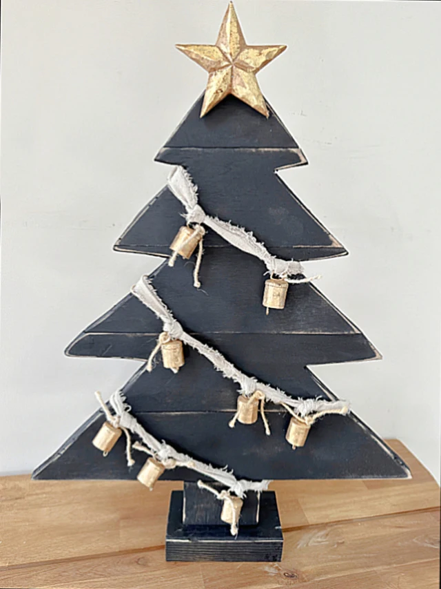black and gold pallet tree