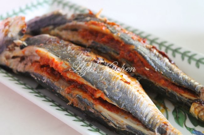 Ikan Cencaru Bakar Bersumbat Sambal - Azie Kitchen
