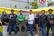 Peringati HPN 2024, AMI Bersama Jurnalis Surabaya Bagi Ratusan Paket Sembako