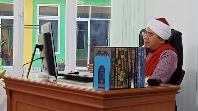 Foto: Buya Gusrizal Datuak Palimo Basa. Wabah Covid-19 di Zona Merah, Ketua MUI Sumbar Imbau Umat Salat Id di Rumah Aja.