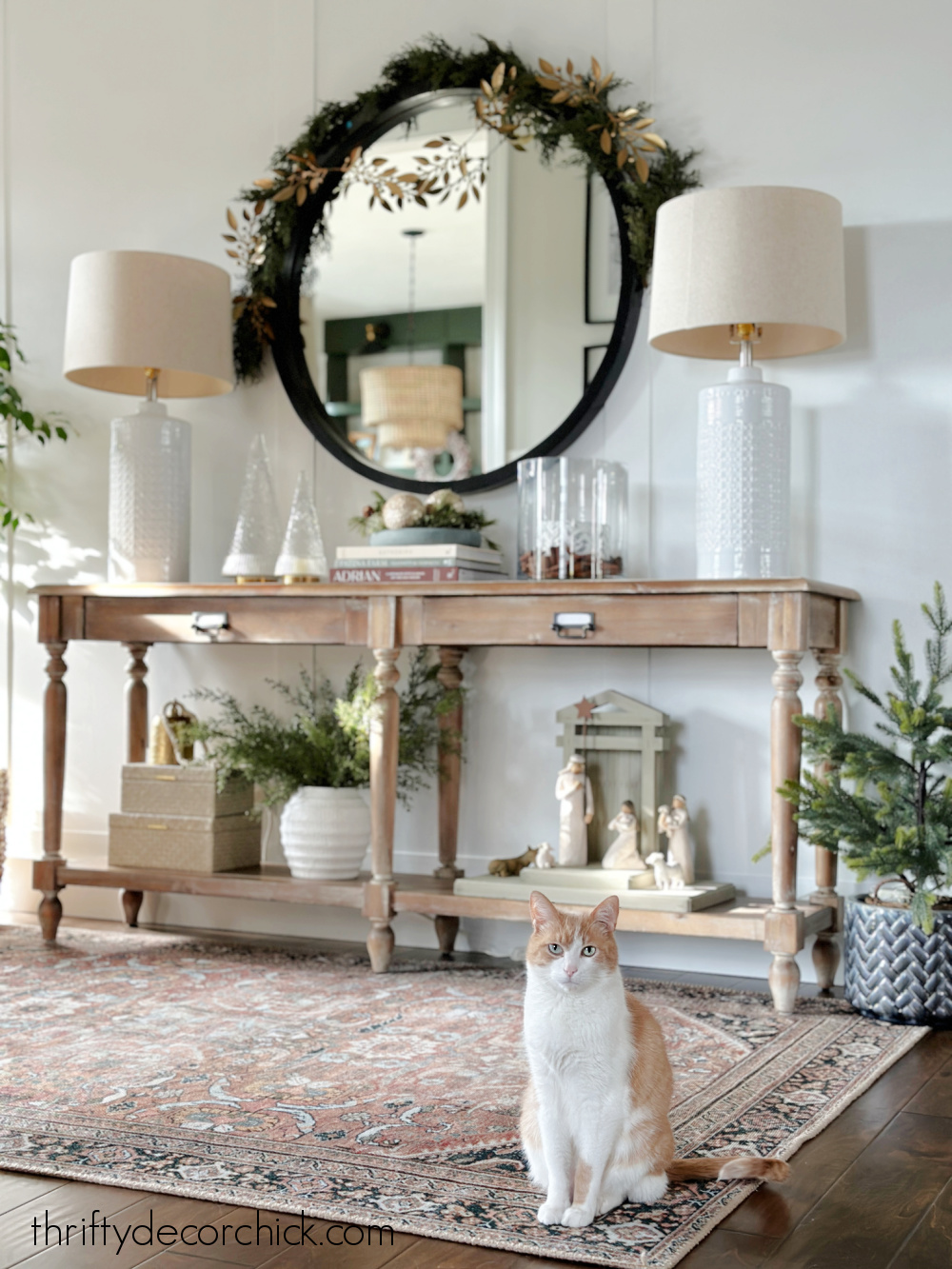 Everett foyer table with round mirror