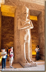 Abu_Simbel,_Ramesses_Temple,_corridor_statue,_Egypt,_Oct_2004