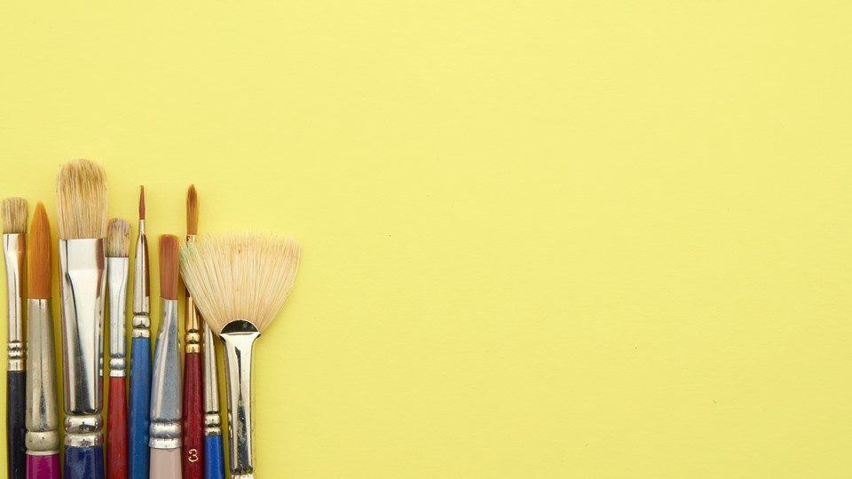 Yellow ppt background with brushes