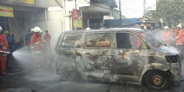 Mobil Pengangkut Uang ATM Terbakar, Rp 150 Juta Jadi Abu