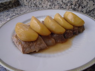 Iberian pork with apple sauce