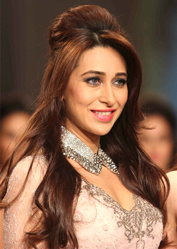 Karisma Kapoor HD Wallpaper Download