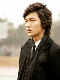  Model  Rambut  Pria Korea Selatan Lee  Min  Ho  Dalam berbagai 