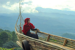 spot foto perahu di ranggon hills