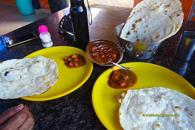 Lunch while returning from Shivanasamudra