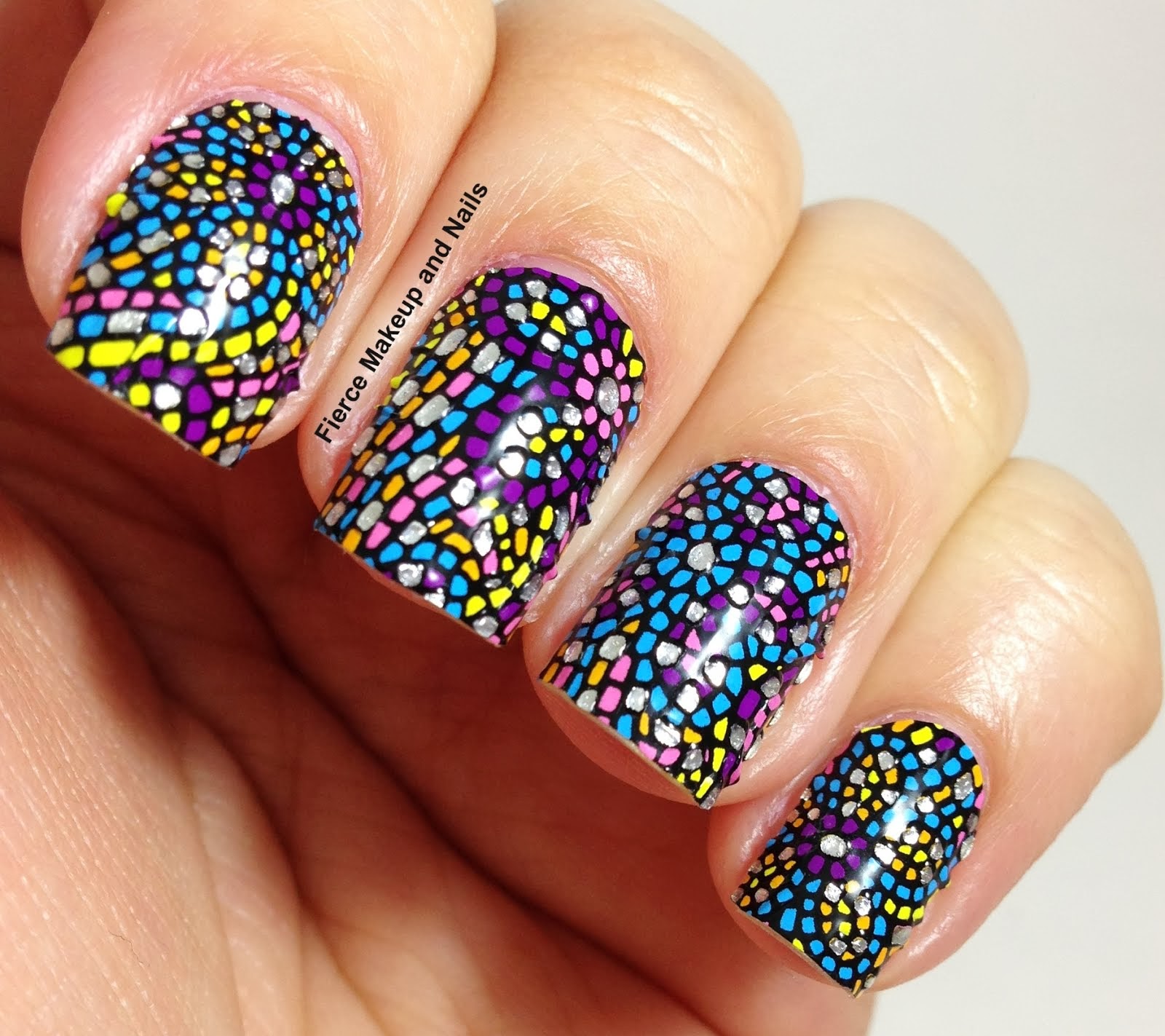 Today I have a review of the new Avon Nail Art Design Strips.