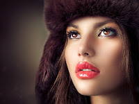 wallpaper for girls, gorgeous girl image in a warm cap