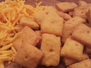 http://healthyhealthyrecipes.blogspot.com/2015/05/tasty-and-easy-cheesy-crackers.html