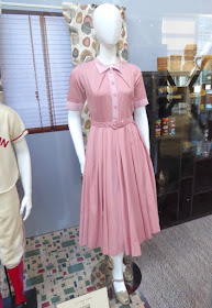 Julianne Moore Suburbicon Margaret pink dress