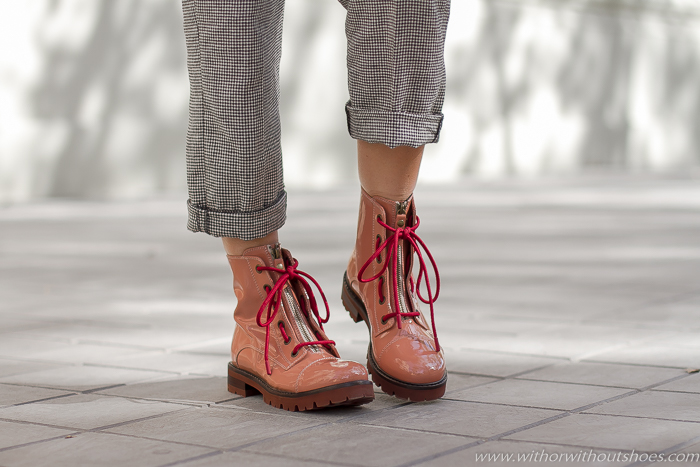 BLog influencer Adicta a los zapatos tendencias en calzado de la temporada a la que no te podrás resistir Los botines biker rosas