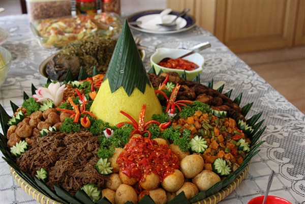 Kumpulan Contoh Aneka Bentuk Hiasan Tumpeng 17 Agustus  