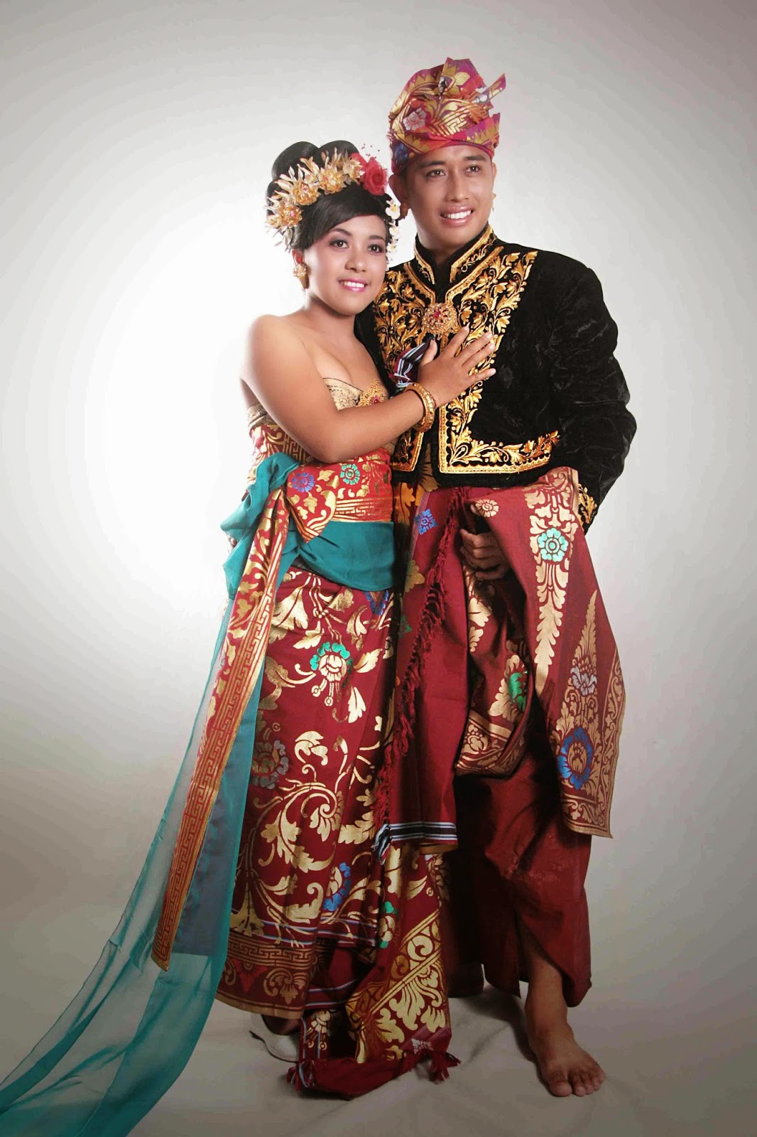 My Blog Vilda Dewi PAKAIAN  ADAT  TRADISIONAL