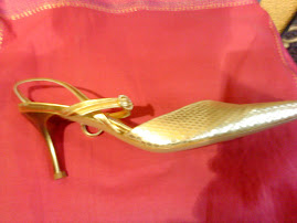 zapato de Tiffany piel oro tacon bajito y de metal pvp 42€