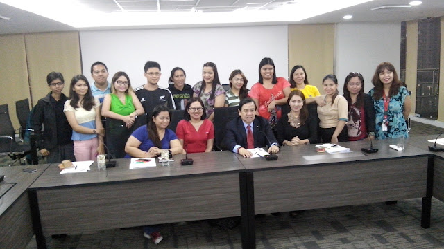 Running/fitness bloggers, advocacy bloggers, lifestyle bloggers of the Philippines, with  Atty. Richard J. Gordon (PRC Chairman and CEO; Member, Governing Board, International Federation of Red Cross and Red Crescent Societies or IFRC) and Dr. Gwendolyn Pang (PRC Secretary General).