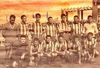 VALENCIA C. F. - Valencia, España - Temporada 1956-57 - Timor, Martín, Quincoces, Mangriñan, Sendra, Pasieguito y Goyo (portero suplente); Mañó, Fuertes, Buqué, Areta II y Seguí - REAL VALLADOLID DEPORTIVO 4 (Murillo 2, Badenes y Gallet) VALENCIA 0 - 30/09/1956 - Liga de 1ª División, jornada 4 - Valladolid, estadio Zorrilla - 11º en la Liga, con Miró de entrenador