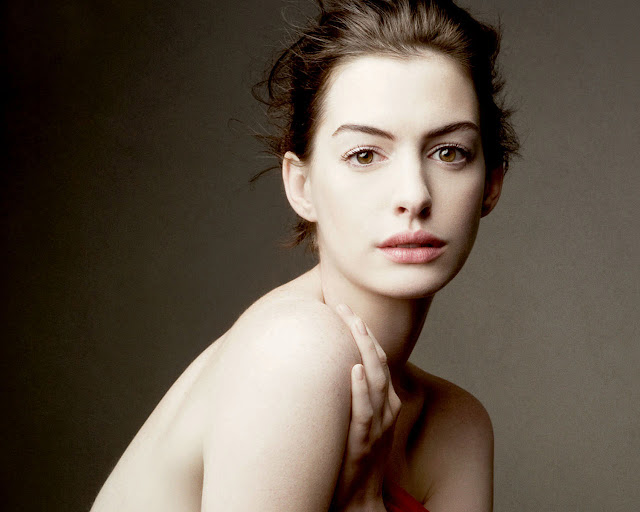 Anne Hathaway HD Wallpapers Free Download