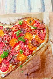 bunte Sommertomaten Pizza