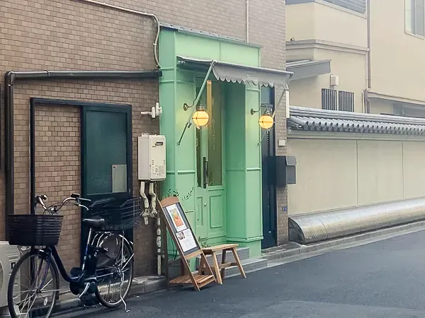 裏浅草の路地裏にある『Bake & Cafe Notus』