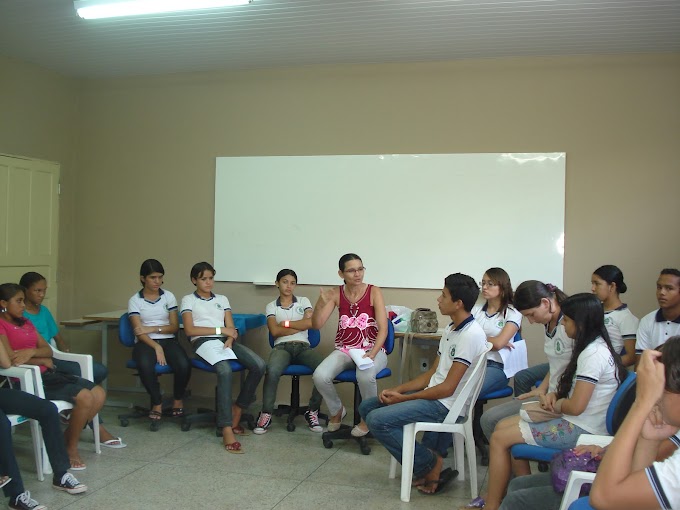 No dia 26 a escola Murilo Serpa realizou o primeiro encontro de leitores