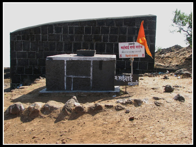 Saibai's samadhi (tomb)