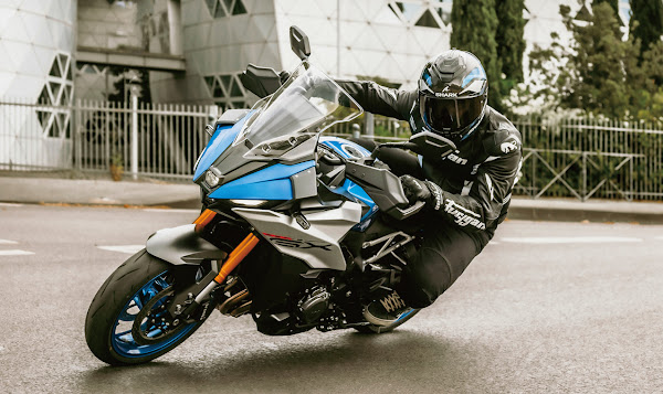 Suzuki revela GSX-S1000GX