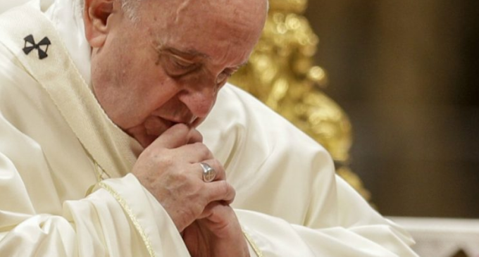 La sciatalgia blocca Papa Francesco per i riti del 31 dicembre e del 1 gennaio 
