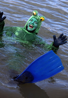 Neuburg Ice Swimming 2009 Seen On www.coolpicturegallery.net