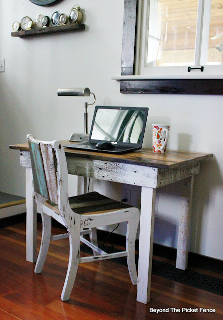 salvaged wood, reclaimed, farmhouse table. rustic desk, barnwood, https://goo.gl/40jXdX