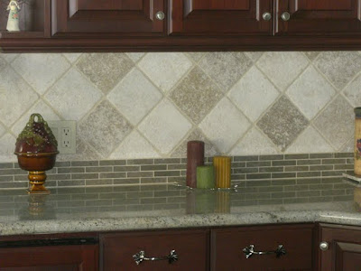 Easy Kitchen Backsplash on The Cranky House  Bo S Kitchen Tile