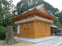 過去の台風で63年ぶり神楽殿は再建した。