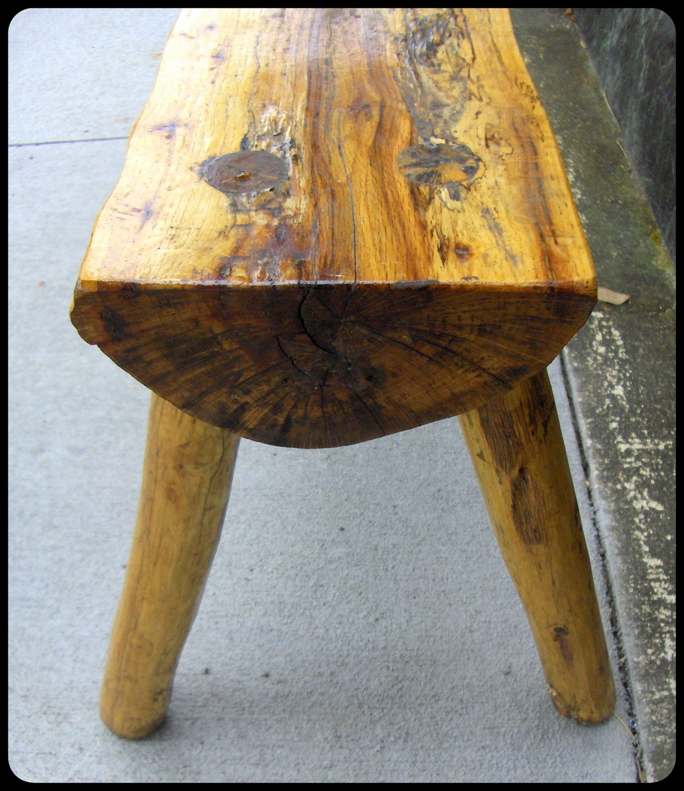 Furnitologist: Rustic Solid Wood Log Bench