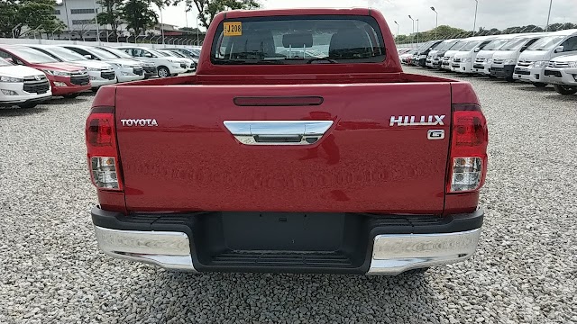 PHOTOS: Hilux 2.8 4x4 G | Red Mica | Exterior