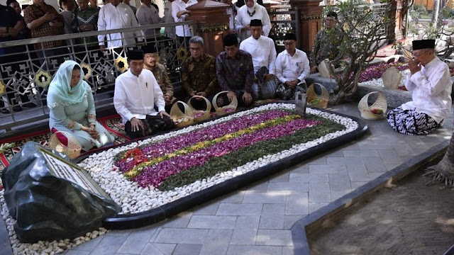 Makam Gus Dur PP Tebuireng Jombang