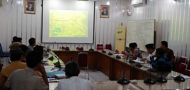 Cari Solusi Atasi Banjir, DPRD Kota Padang Hearing dengan Dinas PUPR. Fotdok: Humas DPRD Kota Padang.