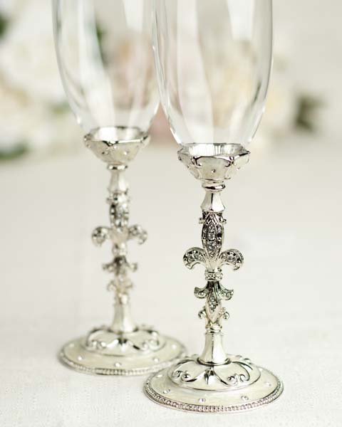 I absolutely love LOVE LOVE these Fleur de Lis Toasting Flutes