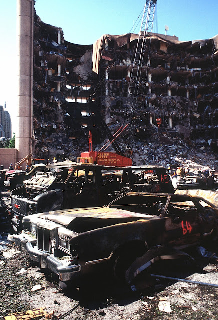 https://commons.wikimedia.org/wiki/File:Oklahomacitybombing-DF-ST-98-01356.jpg