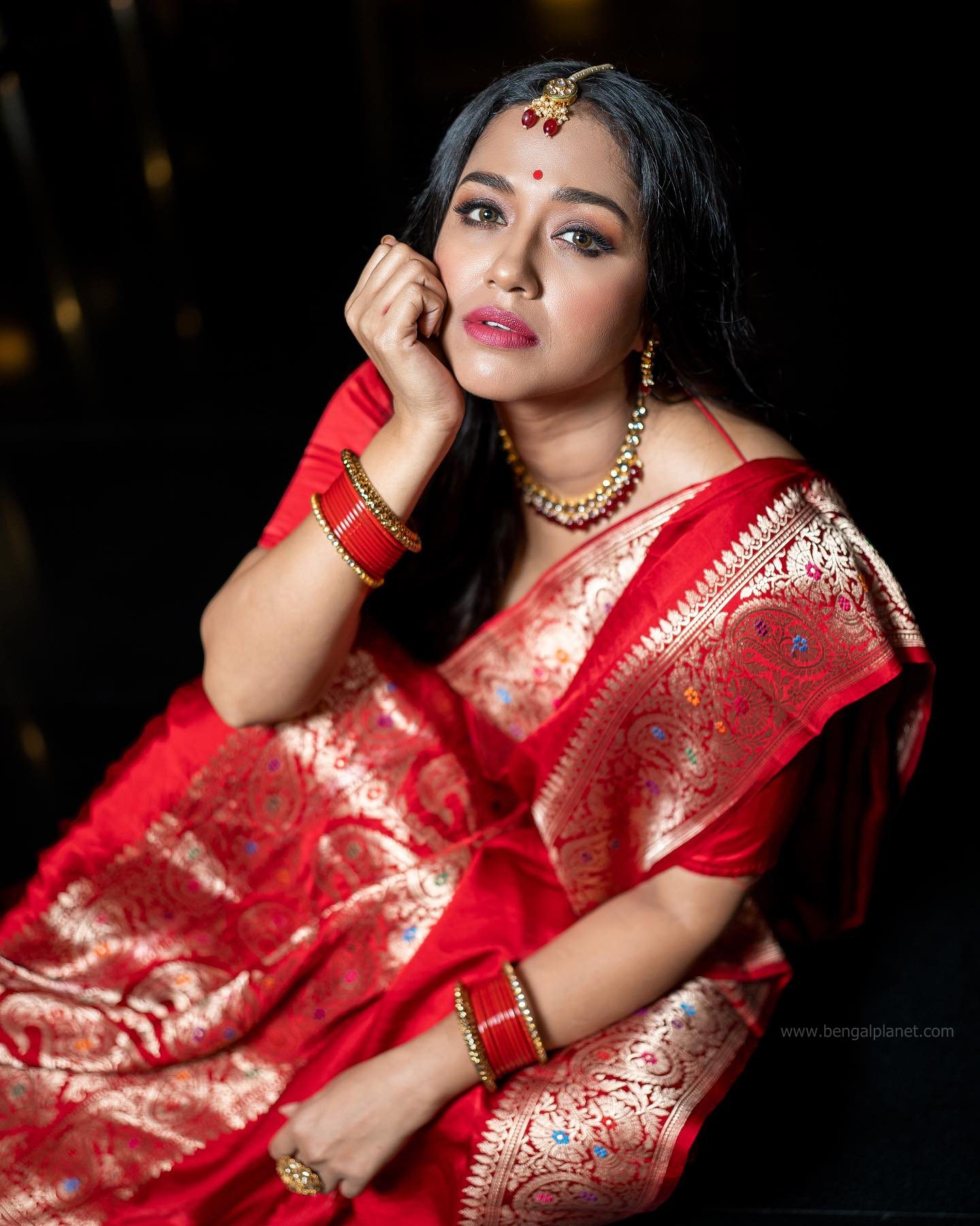 Sohini-Sarkar-cute-and-stunning-photoshoot-in-Saree-32-Bengalplanet.com