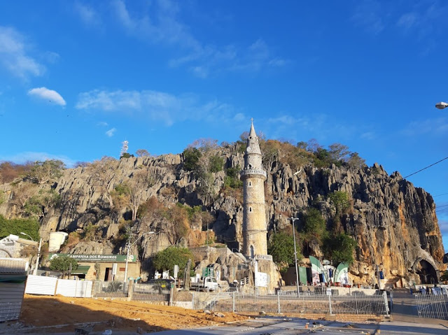 Com romaria virtual, visitação a gruta sagrada é reduzida para evitar aglomeração em Bom Jesus da Lapa, na Bahia