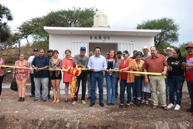 Culminan la construcción de baños en el campo de béisbol de Santa Potenciana de Abajo