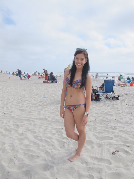 sexy filipina in bikini 02