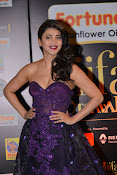 shruti haasan sizzling at iifa utsavam-thumbnail-13