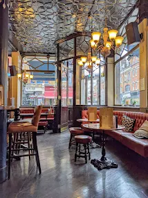 Things to do around Covent Garden: Crown and Sceptre pub