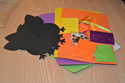 Halloween handprint bat decorations review