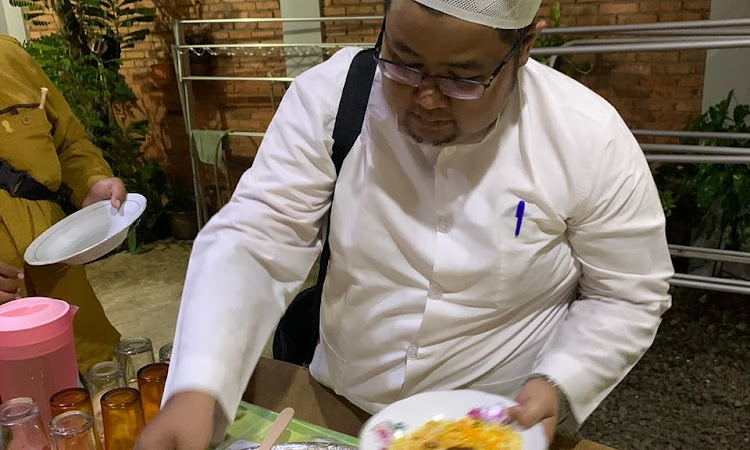 Memberi Jamuan Makan Kepada Tamu Itu Sebuah Kemuliaan  Sayyid Muhammad Yusuf Aidid, S.Pd, M.Si  (Dosen Agama Islam Universitas Indonesia dan PNJ )