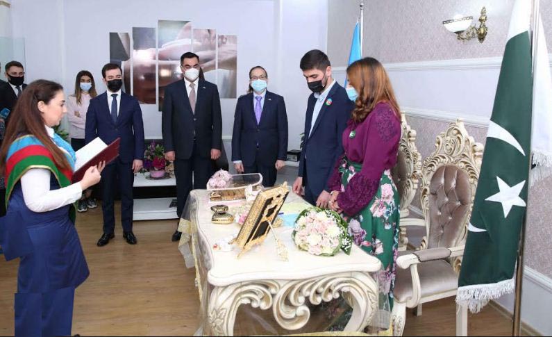 Graduate of Azerbaijan’s Baku Higher Oil School marries Pakistani student from same university